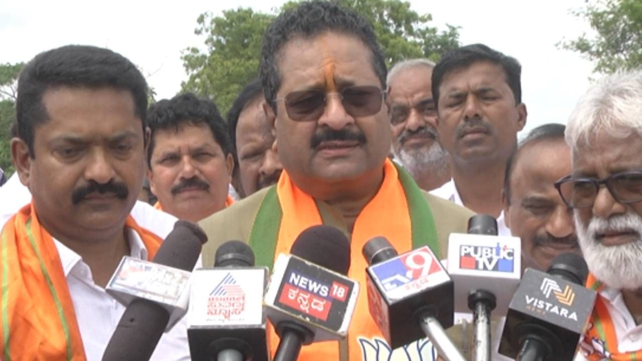 ರಾಜ್ಯದಲ್ಲಿ ಸಿಎಂ ಬದಲಾವಣೆ ಆಗೋದು ಫಿಕ್ಸ್: ಹೊಸ ಬಾಂಬ್ ಸಿಡಿಸಿದ ಶಾಸಕ ಬಸನಗೌಡ ಪಾಟೀಲ್ ಯತ್ನಾಳ್ ರಾಜ್ಯದಲ್ಲಿ ಸಿಎಂ ಬದಲಾವಣೆ ಆಗೋದು ಫಿಕ್ಸ್: ಹೊಸ ಬಾಂಬ್ ಸಿಡಿಸಿದ ಶಾಸಕ ಬಸನಗೌಡ ಪಾಟೀಲ್ ಯತ್ನಾಳ್