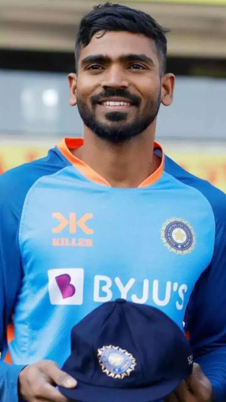 ಫೆಬ್ರವರಿ 9 ರಂದು ನಾಗ್ಪುರದಲ್ಲಿ ಆಸ್ಟ್ರೇಲಿಯಾ ವಿರುದ್ಧ ಕೆಎಸ್ ಭರತ್ ಚೊಚ್ಚಲ ಟೆಸ್ಟ್ ಆಡಿದರು. ಈವರೆಗೆ ಒಟ್ಟು 5 ಟೆಸ್ಟ್ ಪಂದ್ಯಗಳಲ್ಲಿ 129 ರನ್ ಗಳಿಸಿದ್ದಾರೆ.