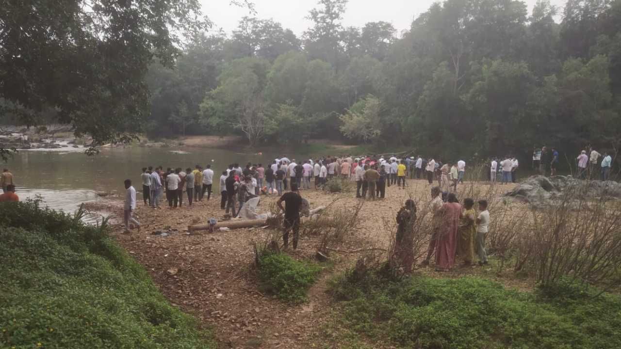 ಕಾರವಾರ: ಹೊಳೆಯಲ್ಲಿ ಮುಳುಗುತ್ತಿರುವವನನ್ನು ರಕ್ಷಿಸಲು ಹೋಗಿ ಒಂದೇ ಕುಟುಂಬದ ಐವರು ನೀರುಪಾಲು