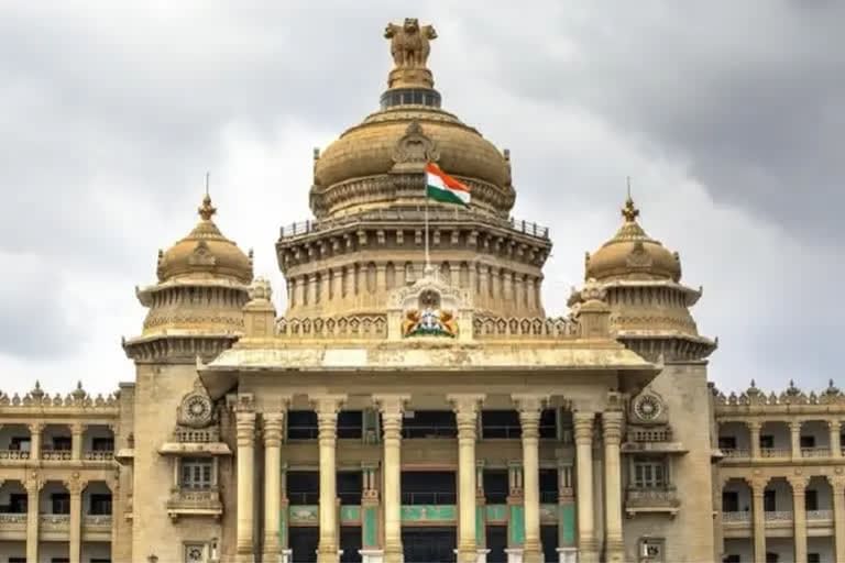 ಬೆಳಗಾವಿ ಮಹಿಳೆ ಹಲ್ಲೆ ಪ್ರಕರಣ; ಸಂತ್ರಸ್ತೆಗೆ ಎರಡು ಎಕರೆ ಜಮೀನು ಮಂಜೂರು ಬೆಳಗಾವಿ ಮಹಿಳೆ ಹಲ್ಲೆ ಪ್ರಕರಣ; ಸಂತ್ರಸ್ತೆಗೆ ಎರಡು ಎಕರೆ ಜಮೀನು ಮಂಜೂರು
