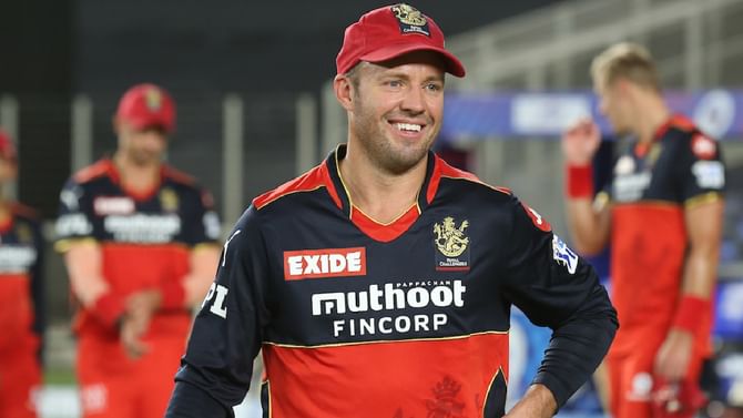 RCB ದಿನೇಶ್ ಕಾರ್ತಿಕ್ರನ್ನು ಉಳಿಸಿಕೊಂಡಿದ್ದೇ ಪರಮಾಶ್ಚರ್ಯ: ಎಬಿಡಿ RCB ದಿನೇಶ್ ಕಾರ್ತಿಕ್ರನ್ನು ಉಳಿಸಿಕೊಂಡಿದ್ದೇ ಪರಮಾಶ್ಚರ್ಯ: ಎಬಿಡಿ