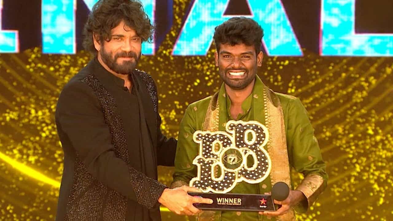 ಬಂಧನಕ್ಕೊಳಗಾಗಿದ್ದ ಬಿಗ್ಬಾಸ್ ತೆಲುಗು ವಿಜೇತನಿಗೆ ಕೊನೆಗೂ ಸಿಕ್ತು ಜಾಮೀನು ಬಂಧನಕ್ಕೊಳಗಾಗಿದ್ದ ಬಿಗ್ಬಾಸ್ ತೆಲುಗು ವಿಜೇತನಿಗೆ ಕೊನೆಗೂ ಸಿಕ್ತು ಜಾಮೀನು