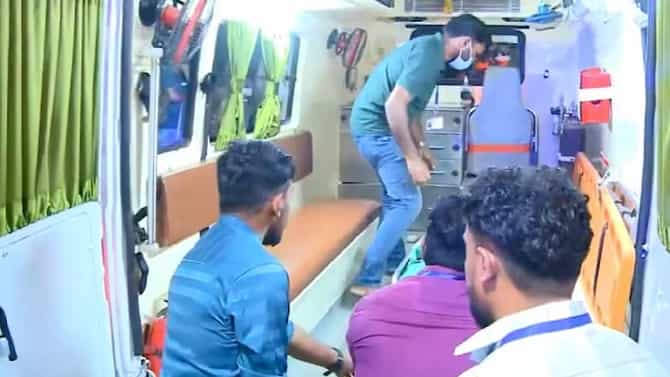 ಶಬರಿಮಲೆ ಯಾತ್ರಾರ್ಥಿಗಳಿದ್ದ ವಾಹನಕ್ಕೆ ಆಟೋ ಡಿಕ್ಕಿ: ಐವರು ಸಾವು