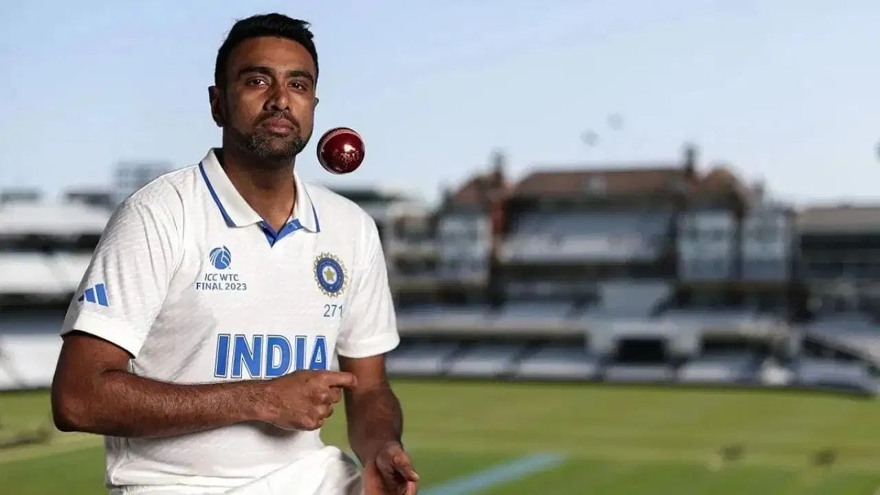 ಟೀಮ್ ಇಂಡಿಯಾ (Team India) ಸ್ಪಿನ್ನರ್ ರವಿಚಂದ್ರನ್ ಅಶ್ವಿನ್ (R Ashwin) ಹೊಸ ವಿಶ್ವ ದಾಖಲೆ ಬರೆಯುವ ಹೊಸ್ತಿಲಲ್ಲಿದ್ದಾರೆ. ಅದು ಕೂಡ ಸ್ಪಿನ್ ಮಾಂತ್ರಿಕ ಮುತ್ತಯ್ಯ ಮುರಳೀಧರನ್ ಅವರ ವಿಶ್ವ ದಾಖಲೆಯನ್ನು ಸರಿಗಟ್ಟುವ ಮೂಲಕ ಎಂಬುದು ವಿಶೇಷ.