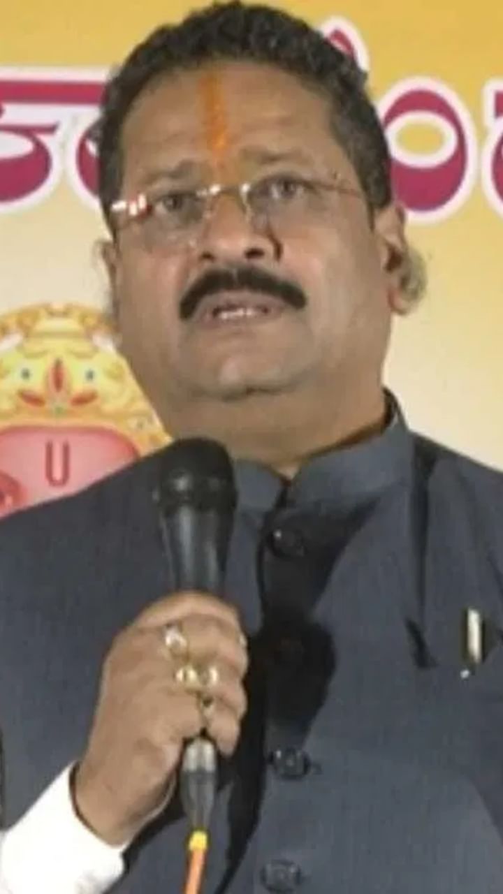 ಅಭಿವೃದ್ಧಿ ವಿಚಾರದಲ್ಲಿ ನಮ್ಮ ಭಾಗದ ಜನಪ್ರತಿನಿಧಿಗಳ ತಪ್ಪು ಇದೆ. ಜನಪ್ರತಿನಿಧಿಗಳು ಅಗ್ರೆಸ್ಸಿವ್ ಆಗಿ ಅಭಿವೃದ್ಧಿ ಕೆಲಸ ಮಾಡಲಿಲ್ಲ ಎಂದ ಯತ್ನಾಳ್