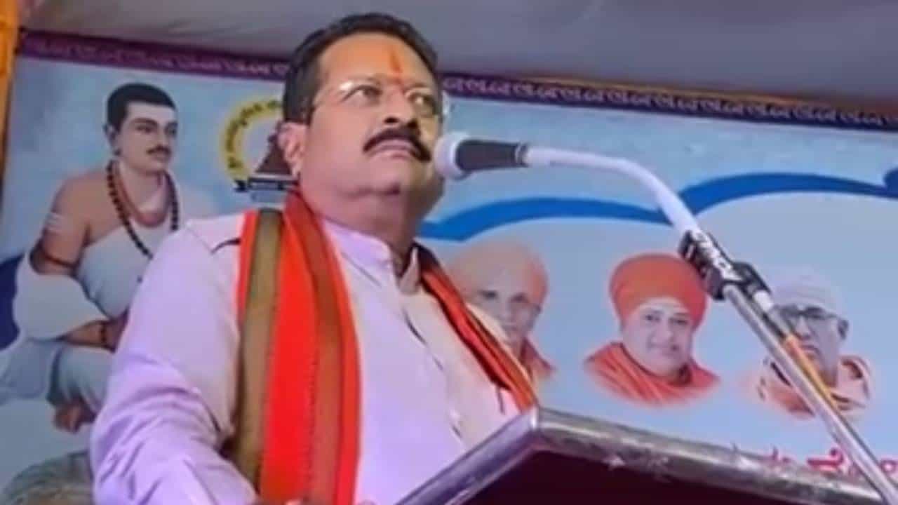 ಎಲ್ಲಾ ಹುದ್ದೆ ತಮ್ಮ ಮಕ್ಕಳಿಗೆ ಬೇಕು, ಇನ್ನೂ ಏನಾದರೂ ಉಳಿದಿದ್ದರೇ ಮನೆಯ ಬೆಕ್ಕುಗಳಿಗೆ ಕೊಡಿ: ಬಿಎಸ್​ವೈ ವಿರುದ್ಧ ಯತ್ನಾಳ್​ ಕಿಡಿ