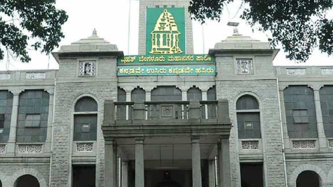 ಅಂಗಡಿಗಳ ತೆರವು; ಸಿಡಿದೆದ್ದ ಬೀದಿ ಬದಿ ವ್ಯಾಪಾರಿಗಳಿಂದ BBMPಗೆ ಮುತ್ತಿಗೆ