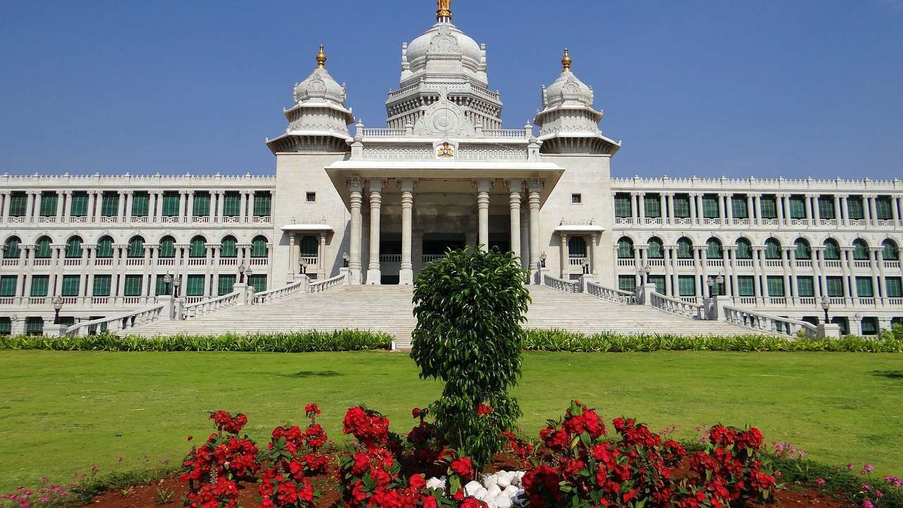 ಬೆಳಗಾವಿ ಅಧಿವೇಶನದ ಕರ್ತವ್ಯಕ್ಕೆ ಬಂದ ಚಾಲಕರಿಗೆ ಕಳಪೆ ಊಟ ವಿತರಣೆ ಆರೋಪ: ತೀವ್ರ ಆಕ್ರೋಶ