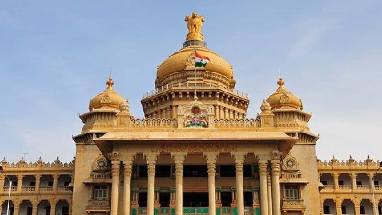 ಹೊಸ ವರ್ಷಕ್ಕೆ ಮುನ್ನವೇ 37 ಐಪಿಎಸ್ಗಳ ವರ್ಗಾವಣೆ, 46 IAS ಅಧಿಕಾರಿಗಳಿಗೆ ಬಡ್ತಿ: ಸರ್ಕಾರ ಆದೇಶ ಹೊಸ ವರ್ಷಕ್ಕೆ ಮುನ್ನವೇ 37 ಐಪಿಎಸ್ಗಳ ವರ್ಗಾವಣೆ, 46 IAS ಅಧಿಕಾರಿಗಳಿಗೆ ಬಡ್ತಿ: ಸರ್ಕಾರ ಆದೇಶ