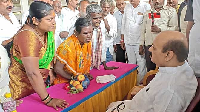 ಎರಡೂವರೆ ತಿಂಗಳ ಬಳಿಕ ಕ್ಷೇತ್ರಕ್ಕೆ ಬಂದ ಬೊಮ್ಮಾಯಿ ಭಾವುಕ