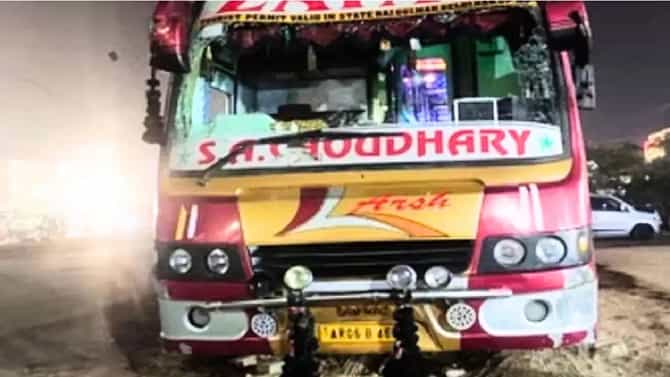 ಬಸ್​ ನಿಲ್ಲಿಸಿ ಎಂದಿದ್ದಕ್ಕೆ ಬಸ್​ನಿಂದ ತಳ್ಳಿದ ಕಂಡಕ್ಟರ್, ಕಾರ್ಮಿಕ ಸಾವು