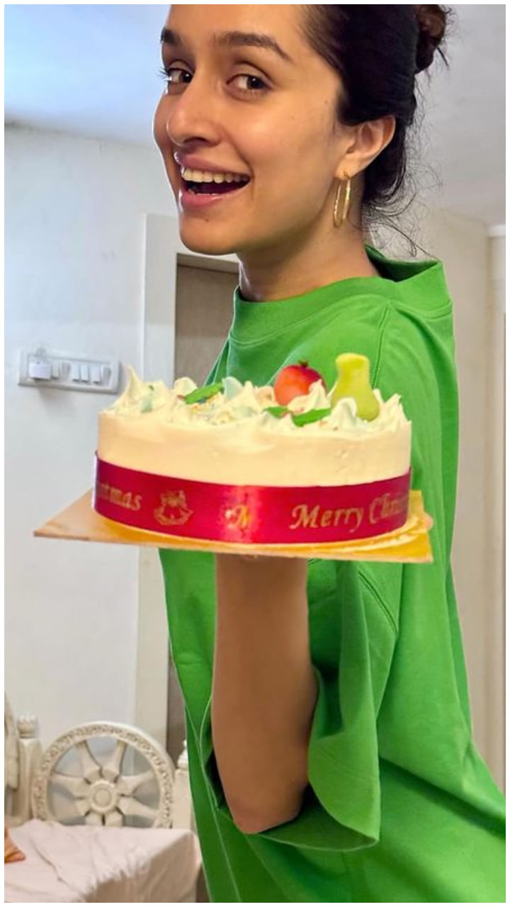 ಹೇಗಿದೆ ನೋಡಿ ಸೆಲೆಬ್ರಿಟಿಗಳ ಕಲರ್​ಫುಲ್​ ಕ್ರಿಸ್​ಮಸ್​ ಫೋಟೋಗಳು..