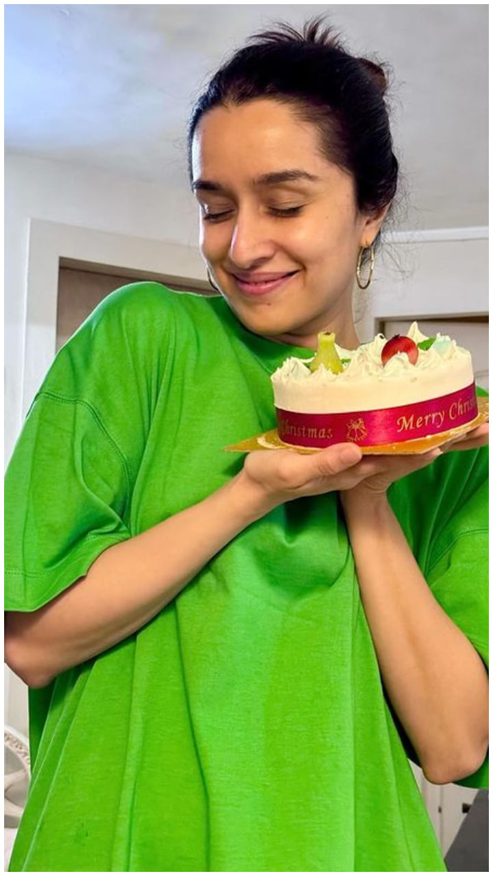 ಹೇಗಿದೆ ನೋಡಿ ಸೆಲೆಬ್ರಿಟಿಗಳ ಕಲರ್​ಫುಲ್​ ಕ್ರಿಸ್​ಮಸ್​ ಫೋಟೋಗಳು..