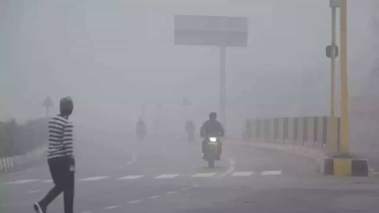 Karnataka Weather: ರಾಜ್ಯದ ಹಲವೆಡೆ ಹೆಚ್ಚಿದ ಚಳಿ, ಮಳೆ ಮುನ್ಸೂಚನೆಯಿಲ್ಲ Karnataka Weather: ರಾಜ್ಯದ ಹಲವೆಡೆ ಹೆಚ್ಚಿದ ಚಳಿ, ಮಳೆ ಮುನ್ಸೂಚನೆಯಿಲ್ಲ