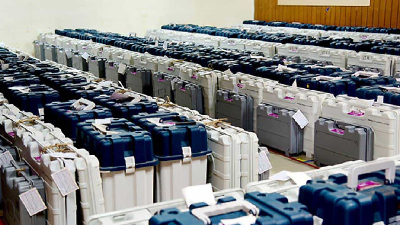 Assembly Election Result 2023: ಮಧ್ಯಪ್ರದೇಶ, ಛತ್ತೀಸ್ಗಢ, ರಾಜಸ್ಥಾನ, ತೆಲಂಗಾಣದಲ್ಲಿ ಮತ ಎಣಿಕೆ ಆರಂಭ, ಕಾಂಗ್ರೆಸ್ ಮುನ್ನಡೆ Assembly Election Result 2023: ಮಧ್ಯಪ್ರದೇಶ, ಛತ್ತೀಸ್ಗಢ, ರಾಜಸ್ಥಾನ, ತೆಲಂಗಾಣದಲ್ಲಿ ಮತ ಎಣಿಕೆ ಆರಂಭ, ಕಾಂಗ್ರೆಸ್ ಮುನ್ನಡೆ
