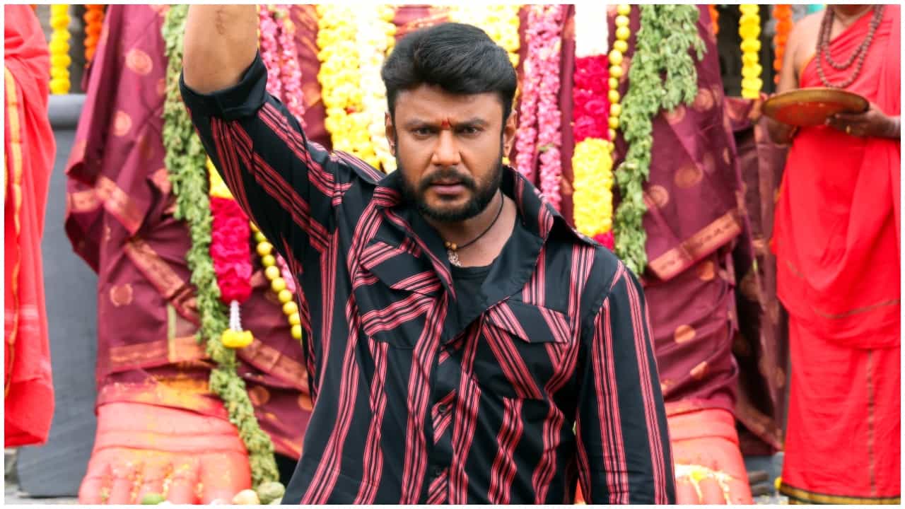 ‘ಕಾಟೇರ’ ಚಿತ್ರದ ಟಿಕೆಟ್ ಬುಕಿಂಗ್ಗೆ ಭರ್ಜರಿ ರೆಸ್ಪಾನ್ಸ್; 300ಕ್ಕೂ ಅಧಿಕ ಶೋ ಸೋಲ್ಡ್ ಔಟ್ ‘ಕಾಟೇರ’ ಚಿತ್ರದ ಟಿಕೆಟ್ ಬುಕಿಂಗ್ಗೆ ಭರ್ಜರಿ ರೆಸ್ಪಾನ್ಸ್; 300ಕ್ಕೂ ಅಧಿಕ ಶೋ ಸೋಲ್ಡ್ ಔಟ್
