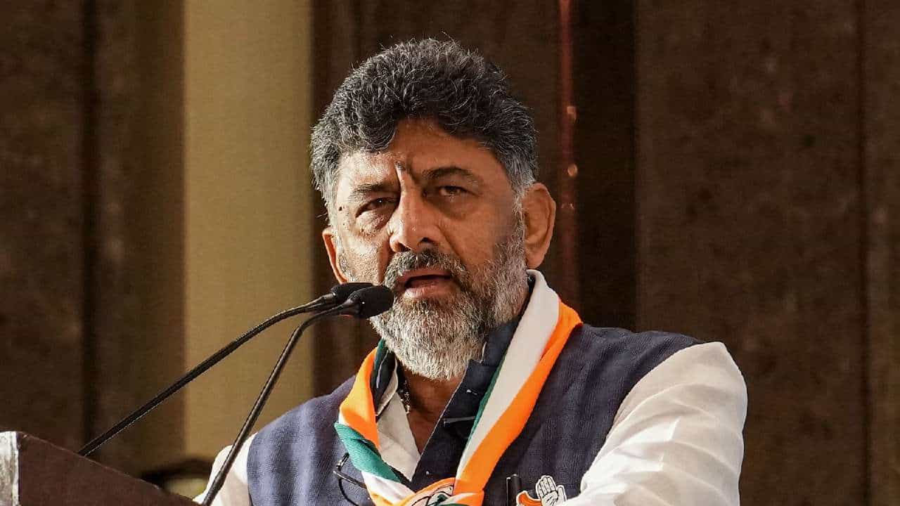 ನಿಗಮ ಮಂಡಳಿ: ಶಾಸಕರ ಸಂಖ್ಯೆಯಷ್ಟೇ ಕಾರ್ಯಕರ್ತರಿಗೂ ಸ್ಥಾನಮಾನ; ಸಂಕ್ರಾಂತಿಯೊಳಗೆ ನೇಮಕ- ಡಿಕೆ ಶಿವಕುಮಾರ್ ನಿಗಮ ಮಂಡಳಿ: ಶಾಸಕರ ಸಂಖ್ಯೆಯಷ್ಟೇ ಕಾರ್ಯಕರ್ತರಿಗೂ ಸ್ಥಾನಮಾನ; ಸಂಕ್ರಾಂತಿಯೊಳಗೆ ನೇಮಕ- ಡಿಕೆ ಶಿವಕುಮಾರ್