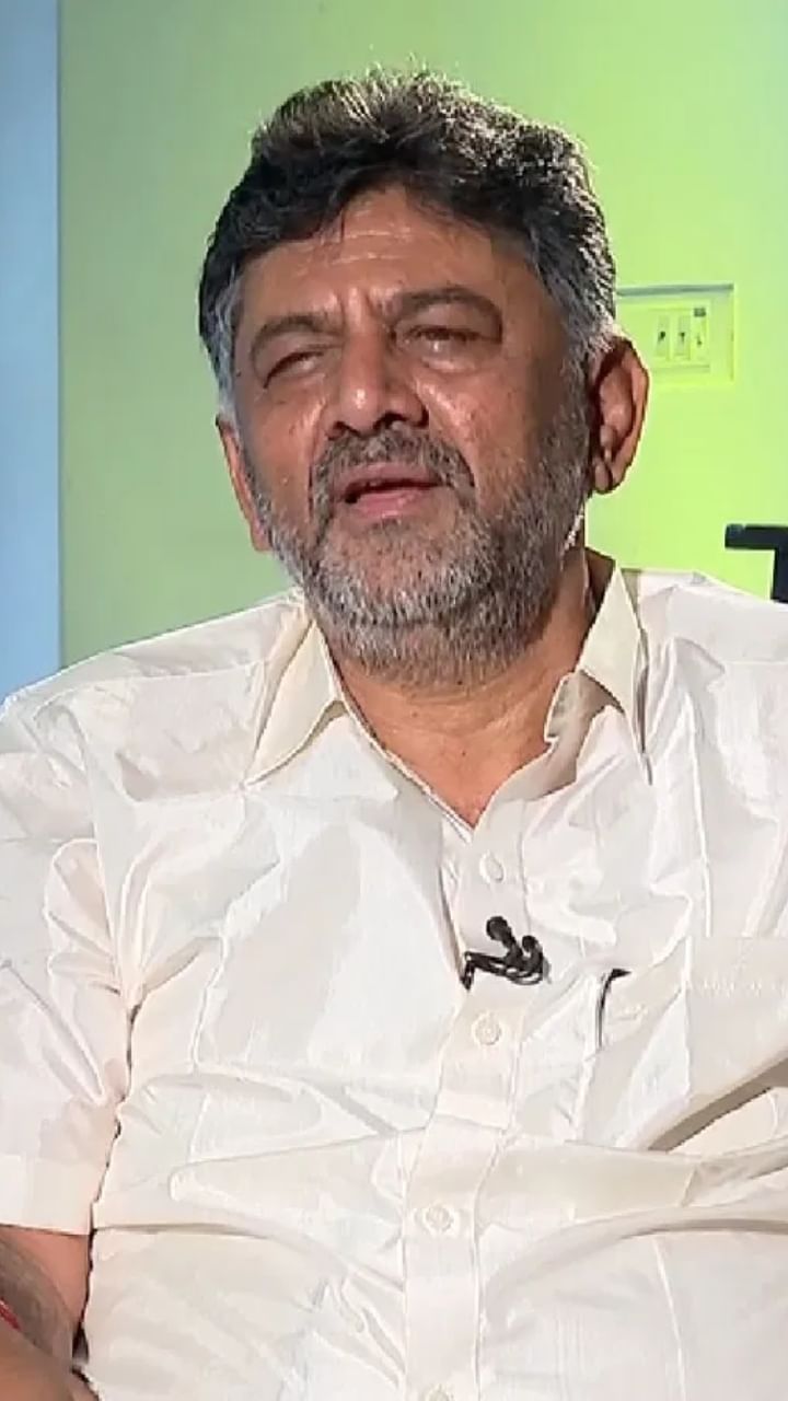 ಕೆಂಪೇಗೌಡ ವಿಮಾನ ನಿಲ್ದಾಣದಲ್ಲಿ ಮಾತನಾಡಿದ ಅವರು ಬಿಜೆಪಿ ಶಾಸಕ ಬಸನಗೌಡ ಪಾಟೀಲ್ ಯತ್ನಾಳ್​ ಹೇಳಿಕೆಗೆ ತಿರುಗೇಟು ನೀಡಿದರು.
