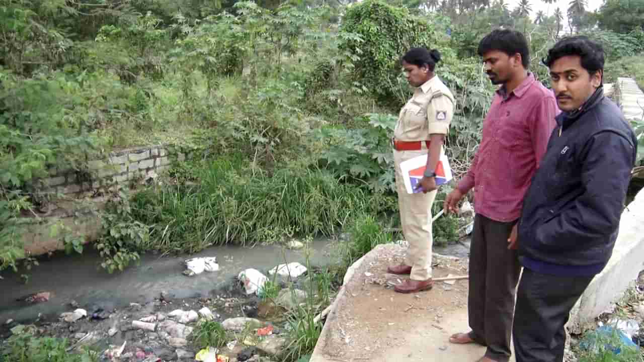 2 ವರ್ಷದ ಹೆಣ್ಣು ಮಗುವನ್ನ ಕೊಂದು ಚರಂಡಿಗೆ ಹಾಕಿದ ದುರುಳರು, ಆರೋಪಿಗಳ ಶೋಧನೆಯಲ್ಲಿ ದೊಡ್ಡಬಳ್ಳಾಪುರ ಪೊಲೀಸರು