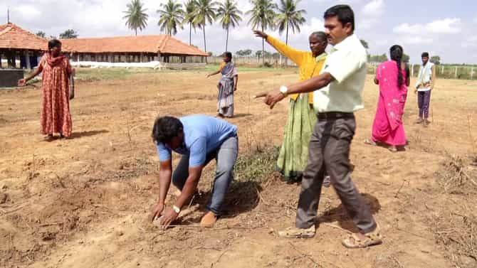 ನೂರಾರು ವರ್ಷಗಳ ಸ್ಮಶಾನ ಜಾಗ ಇದೀಗ ತನ್ನದು ಎನ್ನುತ್ತಿರುವ ಗ್ರಾಮಸ್ಥ!