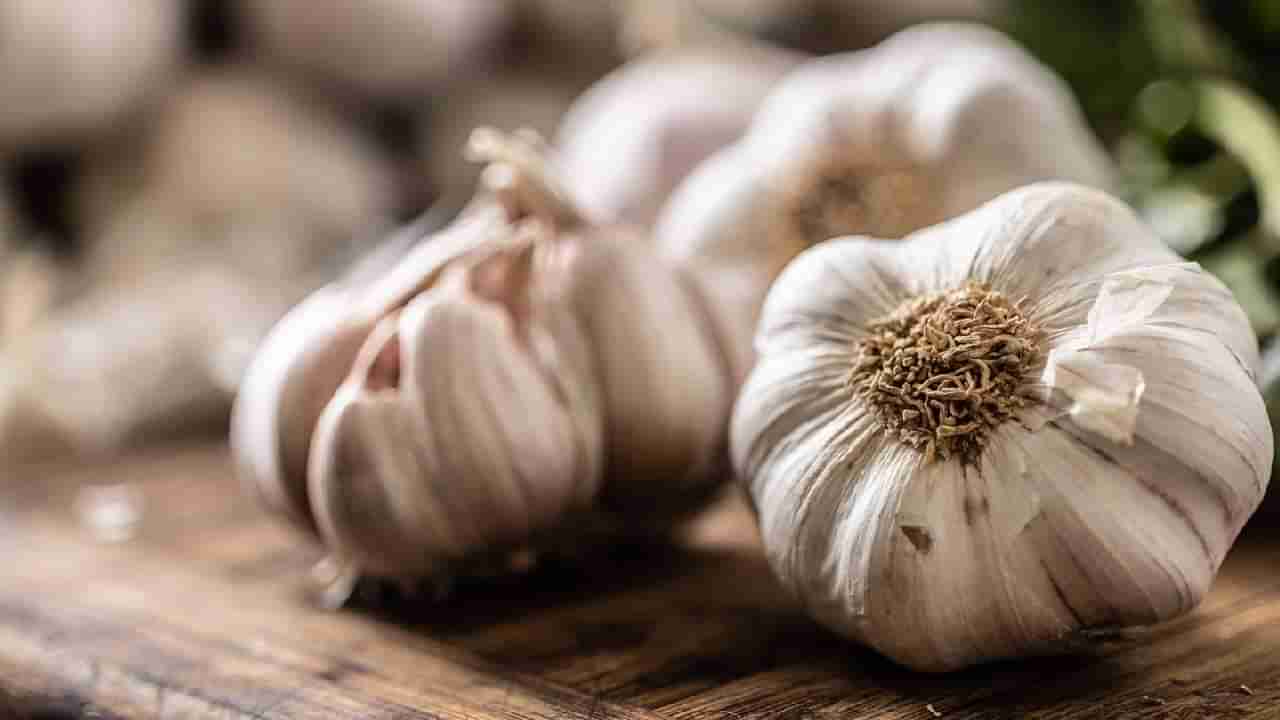 Garlic Price: ದುಬಾರಿ ದುನಿಯಾ...! ಟೊಮೆಟೋ, ಈರುಳ್ಳಿ ಆಯ್ತು ಈಗ ಜನರ ಕಣ್ಣೀರು ಸುರಿಸುವ ಸರದಿ ಬೆಳ್ಳುಳ್ಳಿಯದ್ದು