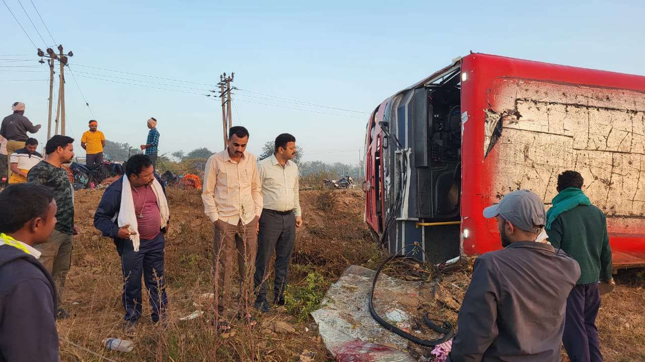 Government bus accident 45 children injured in haveri savanur