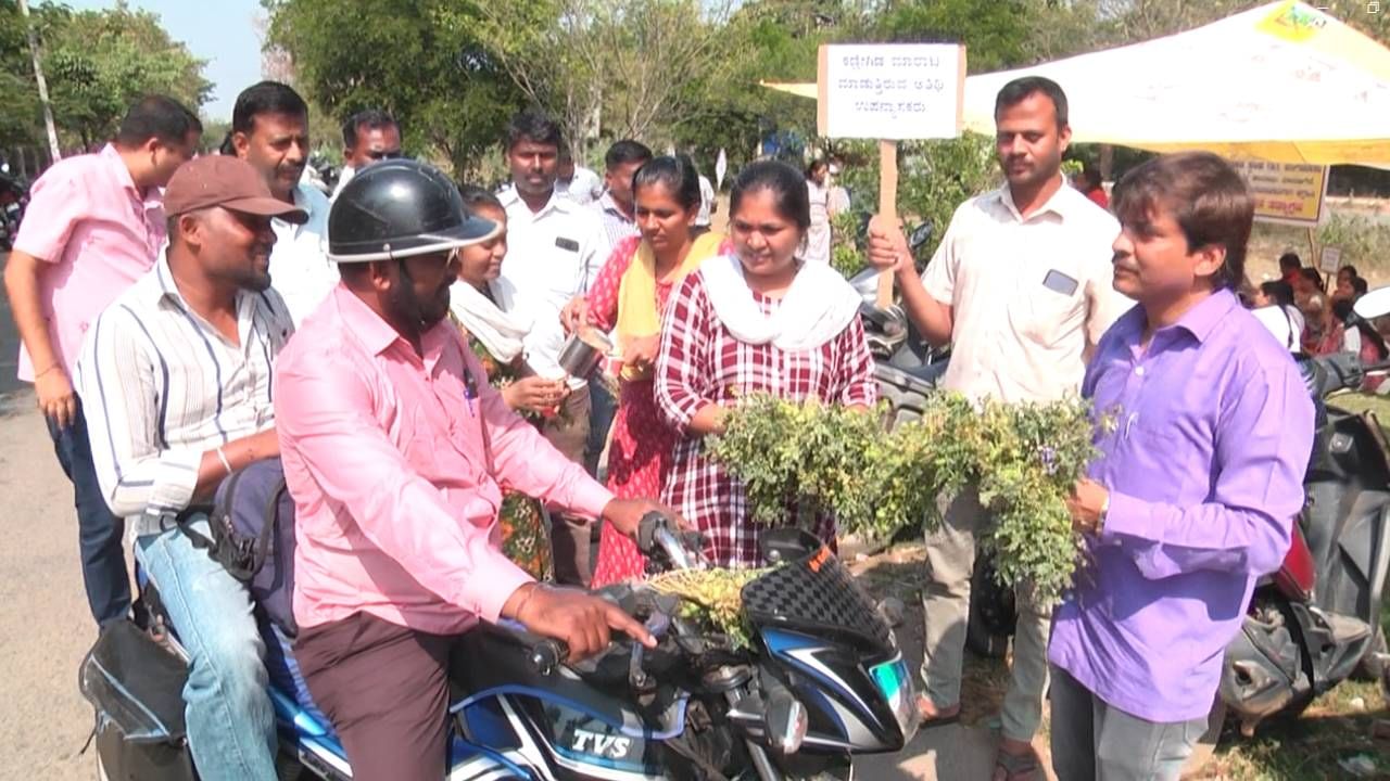 ವಿಭಿನ್ನ ಹೋರಾಟಕ್ಕೆ ಮುಂದಾದ ಅತಿಥಿ ಉಪನ್ಯಾಸಕರು; ಇಲ್ಲಿದೆ ವಿಡಿಯೋ