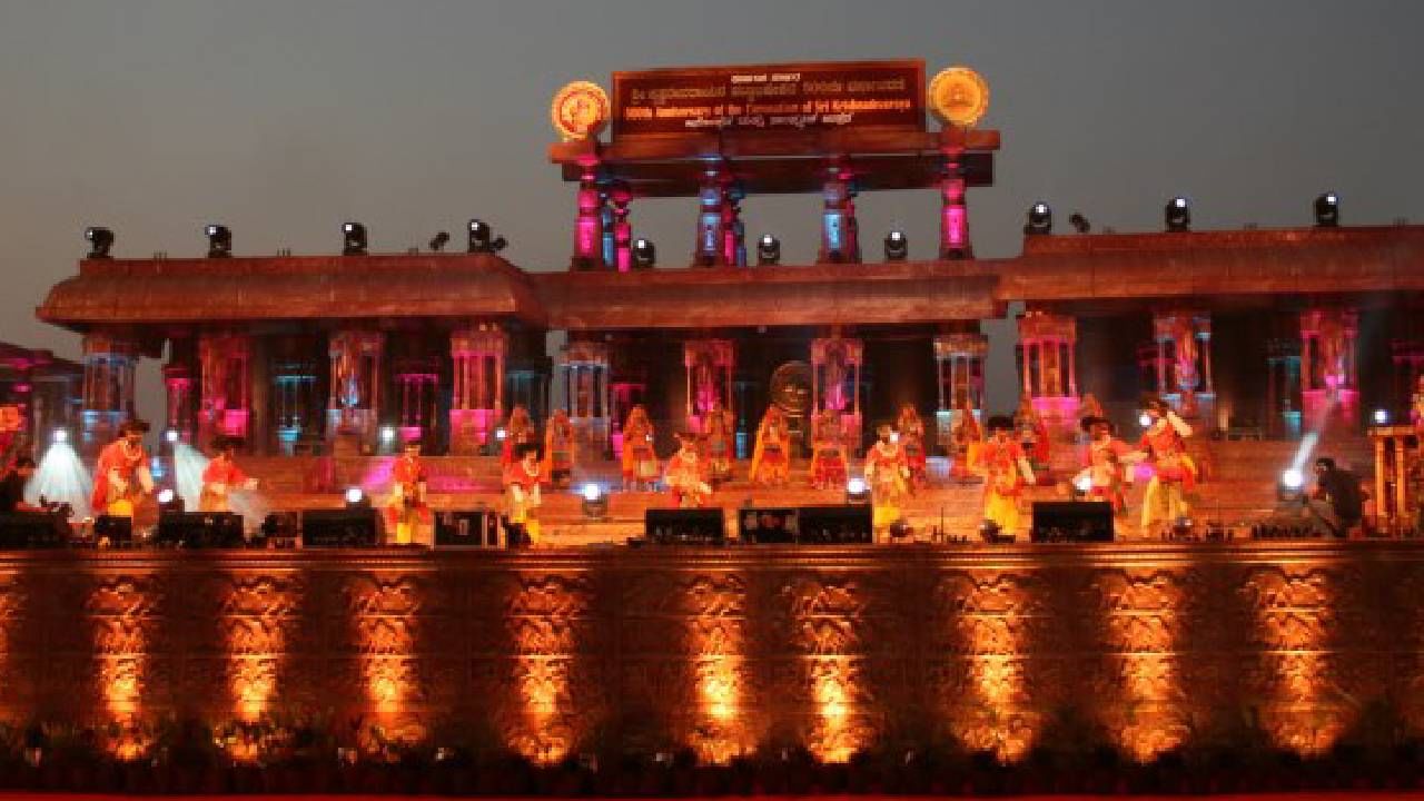 Hampi Utsav: ಹಂಪಿ ಉತ್ಸವಕ್ಕೆ ದಿನಾಂಕ ನಿಗದಿ, ಸಿದ್ಧತೆ ಮಾಡಿಕೊಳ್ಳಲು ಡಿಸಿಗೆ ಜಮೀರ್ ಸೂಚನೆ Hampi Utsav: ಹಂಪಿ ಉತ್ಸವಕ್ಕೆ ದಿನಾಂಕ ನಿಗದಿ, ಸಿದ್ಧತೆ ಮಾಡಿಕೊಳ್ಳಲು ಡಿಸಿಗೆ ಜಮೀರ್ ಸೂಚನೆ