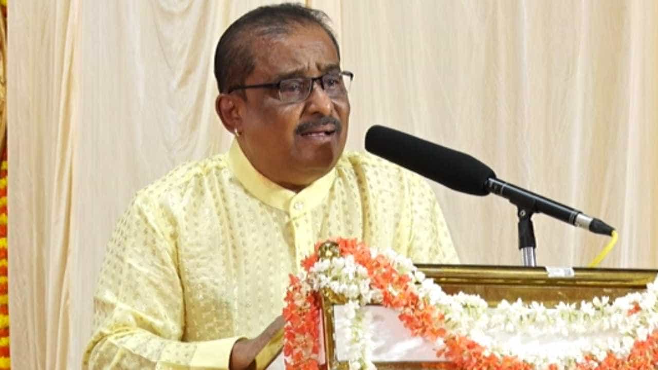 ಕನ್ನಡಕ್ಕೆ ಒಂದು ರೀತಿಯಲ್ಲಿ ಅಪಾಯ ಬಂದಿದೆ: ಸಂಗೀತ ನಿರ್ದೇಶಕ ಹಂಸಲೇಖ ಕನ್ನಡಕ್ಕೆ ಒಂದು ರೀತಿಯಲ್ಲಿ ಅಪಾಯ ಬಂದಿದೆ: ಸಂಗೀತ ನಿರ್ದೇಶಕ ಹಂಸಲೇಖ