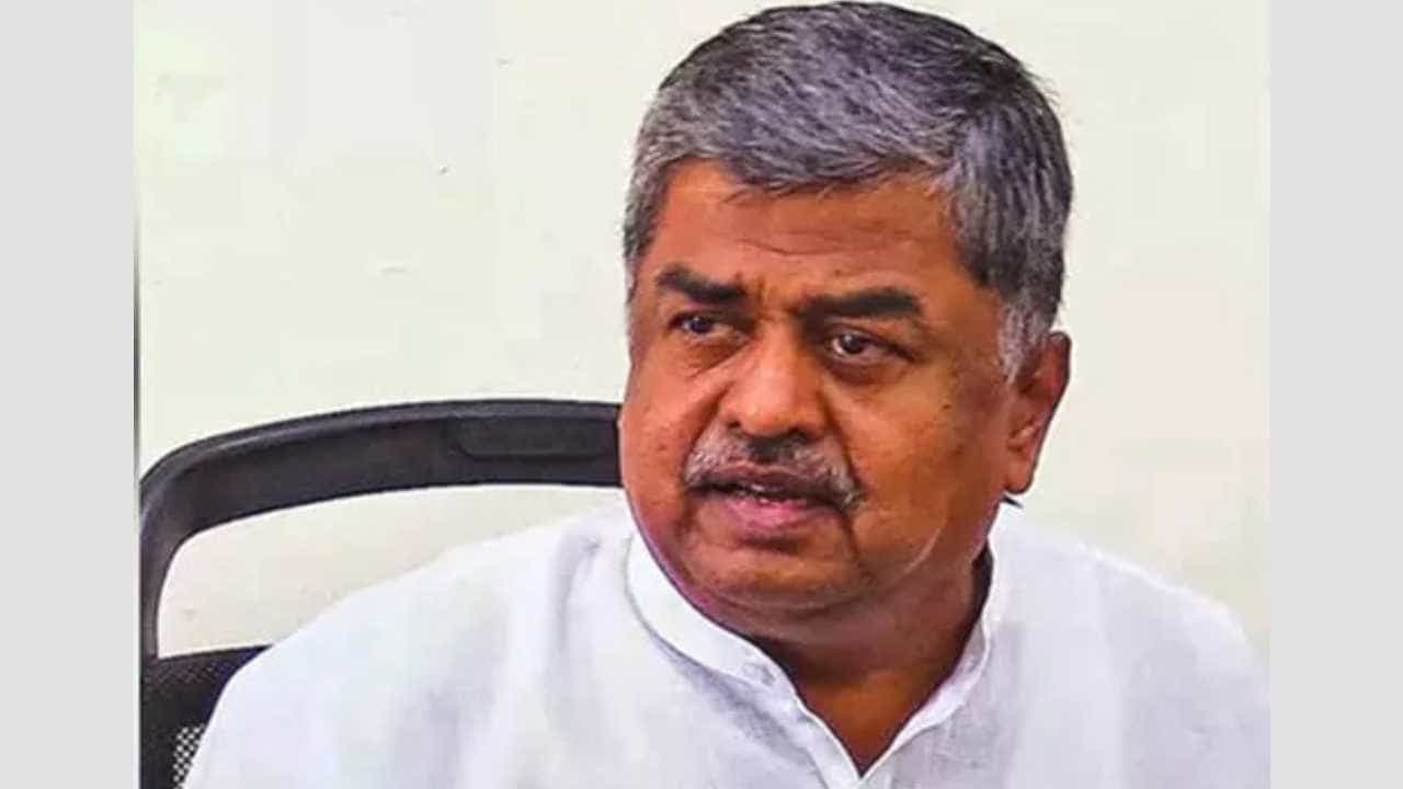 ನಮಗೆ ಟಿಪ್ಪು ಸುಲ್ತಾನ್ ಪರ ಎನ್ನುವವರು ಬ್ರಿಟಿಷರ ಬೂಟು ನೆಕ್ಕೋರು: ಬಿಕೆ ಹರಿಪ್ರಸಾದ್ ನಮಗೆ ಟಿಪ್ಪು ಸುಲ್ತಾನ್ ಪರ ಎನ್ನುವವರು ಬ್ರಿಟಿಷರ ಬೂಟು ನೆಕ್ಕೋರು: ಬಿಕೆ ಹರಿಪ್ರಸಾದ್
