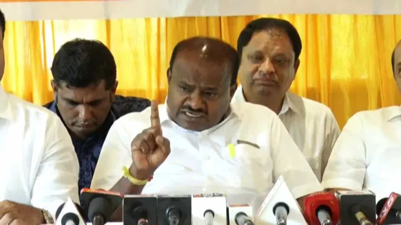 ಕೊಬ್ಬರಿಗೆ ಬೆಂಬಲ ಬೆಲೆ ಆಗ್ರಹಿಸಿ ಜೆಡಿಎಸ್ನಿಂದ ಬೃಹತ್ ಪ್ರತಿಭಟನೆ: 120 ಕಿಮೀ ಪಾದಯಾತ್ರೆಗೆ ಕುಮಾರಸ್ವಾಮಿ ಸಿದ್ಧತೆ ಕೊಬ್ಬರಿಗೆ ಬೆಂಬಲ ಬೆಲೆ ಆಗ್ರಹಿಸಿ ಜೆಡಿಎಸ್ನಿಂದ ಬೃಹತ್ ಪ್ರತಿಭಟನೆ: 120 ಕಿಮೀ ಪಾದಯಾತ್ರೆಗೆ ಕುಮಾರಸ್ವಾಮಿ ಸಿದ್ಧತೆ