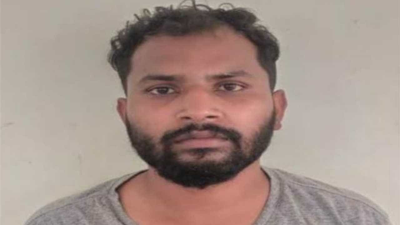 ಪ್ರೇಮಿಗಳು, ದಂಪತಿಗಳನ್ನ ಹಿಂಬಾಲಿಸಿ ಸುಲಿಗೆ ಮಾಡುತ್ತಿದ್ದ ಆರೋಪಿಯ ಬಂಧನ ಪ್ರೇಮಿಗಳು, ದಂಪತಿಗಳನ್ನ ಹಿಂಬಾಲಿಸಿ ಸುಲಿಗೆ ಮಾಡುತ್ತಿದ್ದ ಆರೋಪಿಯ ಬಂಧನ