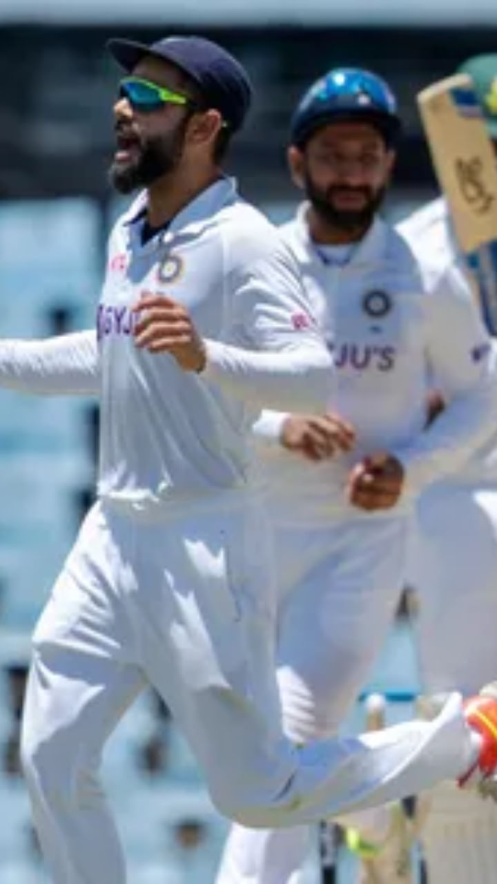 ಒಂದು ಟೆಸ್ಟ್ ಪಂದ್ಯಕ್ಕೆ ಈ ಎರಡೂ ತಂಡಗಳ ಆಟಗಾರರು ಎಷ್ಟು ವೇತನವನ್ನು ತೆಗದುಕೊಳ್ಳುತ್ತಾರೆ ಎಂಬುದನ್ನು ನೋಡುವುದಾದರೆ..