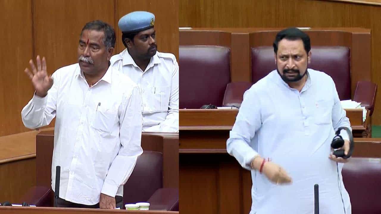 Belagavi Session: ಕಲಾಪದಲ್ಲಿ ಮರಾಠಿ ಭಾಷೆಯಲ್ಲಿ ಮಾತನಾಡಿದ ಖಾನಾಪುರ ಶಾಸಕ ವಿಠಲ ಹಲಗೇಕರ್; ಲಕ್ಷ್ಮಣ್ ಸವದಿ ಆಕ್ಷೇಪ Belagavi Session: ಕಲಾಪದಲ್ಲಿ ಮರಾಠಿ ಭಾಷೆಯಲ್ಲಿ ಮಾತನಾಡಿದ ಖಾನಾಪುರ ಶಾಸಕ ವಿಠಲ ಹಲಗೇಕರ್; ಲಕ್ಷ್ಮಣ್ ಸವದಿ ಆಕ್ಷೇಪ