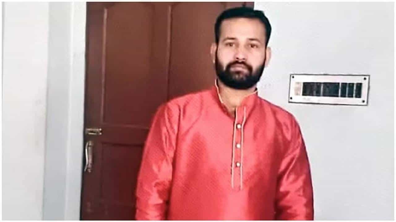 ಸಂಸತ್ತಿನಲ್ಲಿ ಭದ್ರತಾ ಲೋಪ: ಮಾಸ್ಟರ್ಮೈಂಡ್ ಲಲಿತ್ ಝಾ ಬಂಧನ ಸಂಸತ್ತಿನಲ್ಲಿ ಭದ್ರತಾ ಲೋಪ: ಮಾಸ್ಟರ್ಮೈಂಡ್ ಲಲಿತ್ ಝಾ ಬಂಧನ