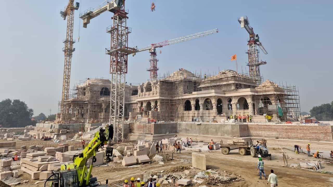 ಪ್ರಸ್ತುತ ಅಯೋಧ್ಯೆ ರಾಮ ಮಂದಿರದ ನಿರ್ಮಾಣ ಕಾರ್ಯಗಳು ಹೇಗೆ ನಡೆಯುತ್ತಿದೆ ಎಂಬುದನ್ನು ರಾಷ್ಟ್ರೀಯ ಬಿಜೆಪಿ ಪಕ್ಷ ತನ್ನ ಎಕ್ಸ್ನಲ್ಲಿ ಫೋಟೋವನ್ನು ಹಂಚಿಕೊಂಡಿದೆ.