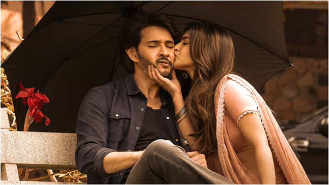 ‘ಗುಂಟೂರು ಖಾರಂ’: ಮಹೇಶ್​ ಬಾಬು ಕೆನ್ನೆಗೆ ಮುತ್ತಿಟ್ಟ ಕನ್ನಡತಿ ಶ್ರೀಲೀಲಾ