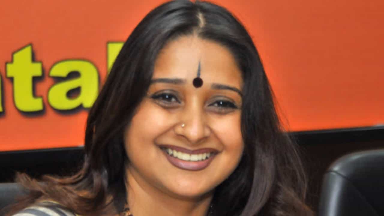 ‘ಮುಸ್ಲಿಂ ಧರ್ಮಕ್ಕೆ ಬಂದರಷ್ಟೇ ಪ್ರೀತಿಸುತ್ತೇನೆ ಎನ್ನುವುದಾದರೆ ಅದು ಯಾವ ರೀತಿಯ ಪ್ರೀತಿ’; ಮಾಳವಿಕಾ ಅವಿನಾಶ್ ಪ್ರಶ್ನೆ   