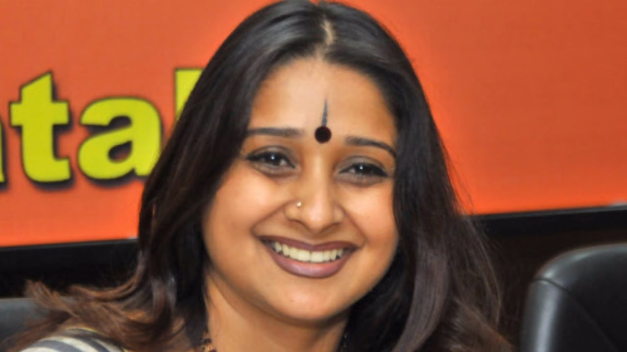 ‘ಮುಸ್ಲಿಂ ಧರ್ಮಕ್ಕೆ ಬಂದರಷ್ಟೇ ಪ್ರೀತಿಸುತ್ತೇನೆ ಎನ್ನುವುದಾದರೆ ಅದು ಯಾವ ರೀತಿಯ ಪ್ರೀತಿ’; ಮಾಳವಿಕಾ ಅವಿನಾಶ್ ಪ್ರಶ್ನೆ