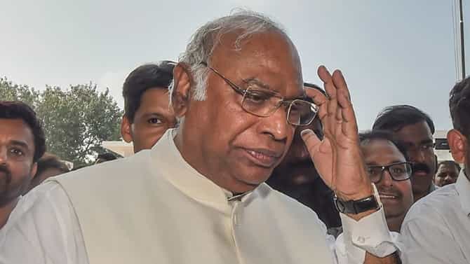 ಛತ್ತೀಸ್​ಗಢ, ಮಧ್ಯಪ್ರದೇಶದ ಸೋಲಿನಿಂದ ನಿರಾಸೆಯಾಗಿದೆ: ಮಲ್ಲಿಕಾರ್ಜುನ ಖರ್ಗೆ