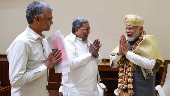 ಪ್ರಧಾನಿ ನರೇಂದ್ರ ಮೋದಿ ಭೇಟಿಯಾದ ಸಿಎಂ ಸಿದ್ದರಾಮಯ್ಯ