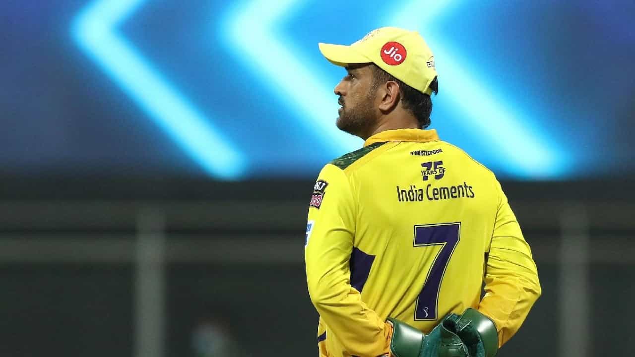 IPL 2024: ಐಪಿಎಲ್ ಸೀಸನ್ 17 ಆರಂಭಕ್ಕೂ ಮುನ್ನವೇ ಮಹೇಂದ್ರ ಸಿಂಗ್ ಧೋನಿ ಬಳಿಕ ಚೆನ್ನೈ ಸೂಪರ್ ಕಿಂಗ್ಸ್ ತಂಡದ ನಾಯಕ ಯಾರಾಗುತ್ತಾರೆ ಎಂಬ ಪ್ರಶ್ನೆಯೊಂದು ಹುಟ್ಟಿಕೊಂಡಿದೆ. ಈ ಕುತೂಹಲಕಾರಿ ಪ್ರಶ್ನೆಗೆ ಟೀಮ್ ಇಂಡಿಯಾದ ಮಾಜಿ ಆಟಗಾರ ದೀಪ್ ದಾಸ್ ಗುಪ್ತ ಉತ್ತರ ನೀಡಿದ್ದಾರೆ.