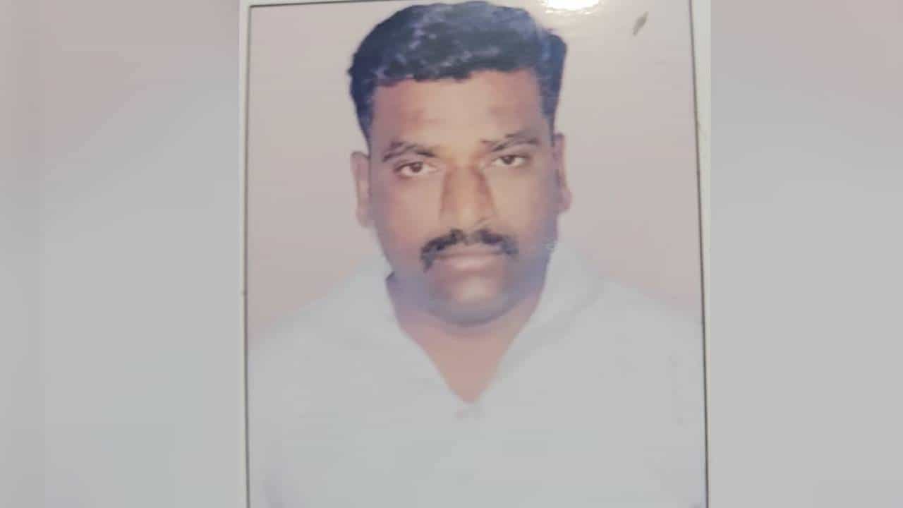 ಮೈಸೂರು: ಕ್ರೈಂ ಬ್ರ್ಯಾಂಚ್ ಪೊಲೀಸ್ ಎಂದು ಹಣ ವಸೂಲಿ ಮಾಡುತ್ತಿದ್ದ ಆರೋಪಿ ಅರೆಸ್ಟ್ ಮೈಸೂರು: ಕ್ರೈಂ ಬ್ರ್ಯಾಂಚ್ ಪೊಲೀಸ್ ಎಂದು ಹಣ ವಸೂಲಿ ಮಾಡುತ್ತಿದ್ದ ಆರೋಪಿ ಅರೆಸ್ಟ್