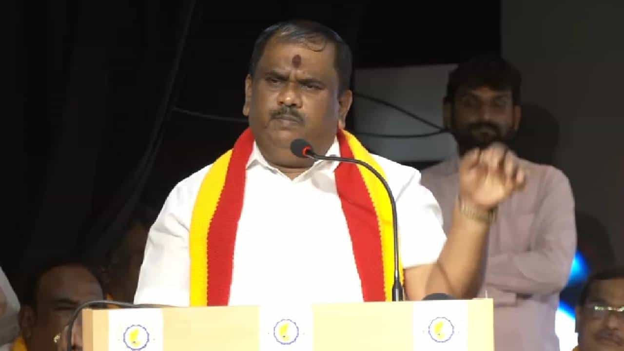ಬೆಂಗಳೂರಿನಲ್ಲಿಂದು ಕರವೇ ಮೆರವಣಿಗೆ, ಕನ್ನಡ ಫಲಕ ಹಾಕದಿದ್ದರೆ ಹುಷಾರ್! ಬೆಂಗಳೂರಿನಲ್ಲಿಂದು ಕರವೇ ಮೆರವಣಿಗೆ, ಕನ್ನಡ ಫಲಕ ಹಾಕದಿದ್ದರೆ ಹುಷಾರ್!