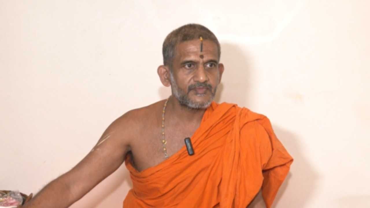 ಆಹ್ವಾನ ಇಲ್ಲದೆಯೂ ರಾಮ ಮಂದಿರಕ್ಕೆ ಬರಬಹುದು, ತಿರಸ್ಕಾರ ಮಾಡೋದು ಅವರಿಗೆ ಬಿಟ್ಟದ್ದು: ಪೇಜಾವರ ಶ್ರೀ ಆಹ್ವಾನ ಇಲ್ಲದೆಯೂ ರಾಮ ಮಂದಿರಕ್ಕೆ ಬರಬಹುದು, ತಿರಸ್ಕಾರ ಮಾಡೋದು ಅವರಿಗೆ ಬಿಟ್ಟದ್ದು: ಪೇಜಾವರ ಶ್ರೀ