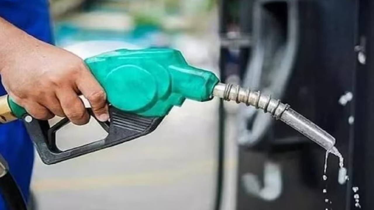 Petrol Diesel Price on December 23: ರಾಷ್ಟ್ರಮಟ್ಟದಲ್ಲಿ ಇಂಧನ ಬೆಲೆಯಲ್ಲಿ ಕೊಂಚ ಏರಿಕೆ, ಬೆಂಗಳೂರಿನಲ್ಲಿ ಪೆಟ್ರೋಲ್‌, ಡೀಸೆಲ್‌ ದರ ಎಷ್ಟಿದೆ?