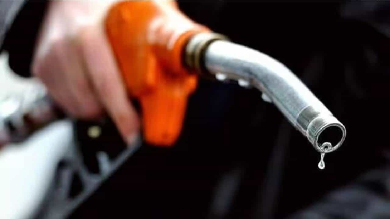 Petrol Diesel Price on December 29: ದೇಶದ ಪ್ರಮುಖ ನಗರಗಳಲ್ಲಿ ಡಿ.29 ರಂದು ಪೆಟ್ರೋಲ್, ಡೀಸೆಲ್ ದರ ಎಷ್ಟಿದೆ?, ಮಾಹಿತಿ ಇಲ್ಲಿದೆ Petrol Diesel Price on December 29: ದೇಶದ ಪ್ರಮುಖ ನಗರಗಳಲ್ಲಿ ಡಿ.29 ರಂದು ಪೆಟ್ರೋಲ್, ಡೀಸೆಲ್ ದರ ಎಷ್ಟಿದೆ?, ಮಾಹಿತಿ ಇಲ್ಲಿದೆ