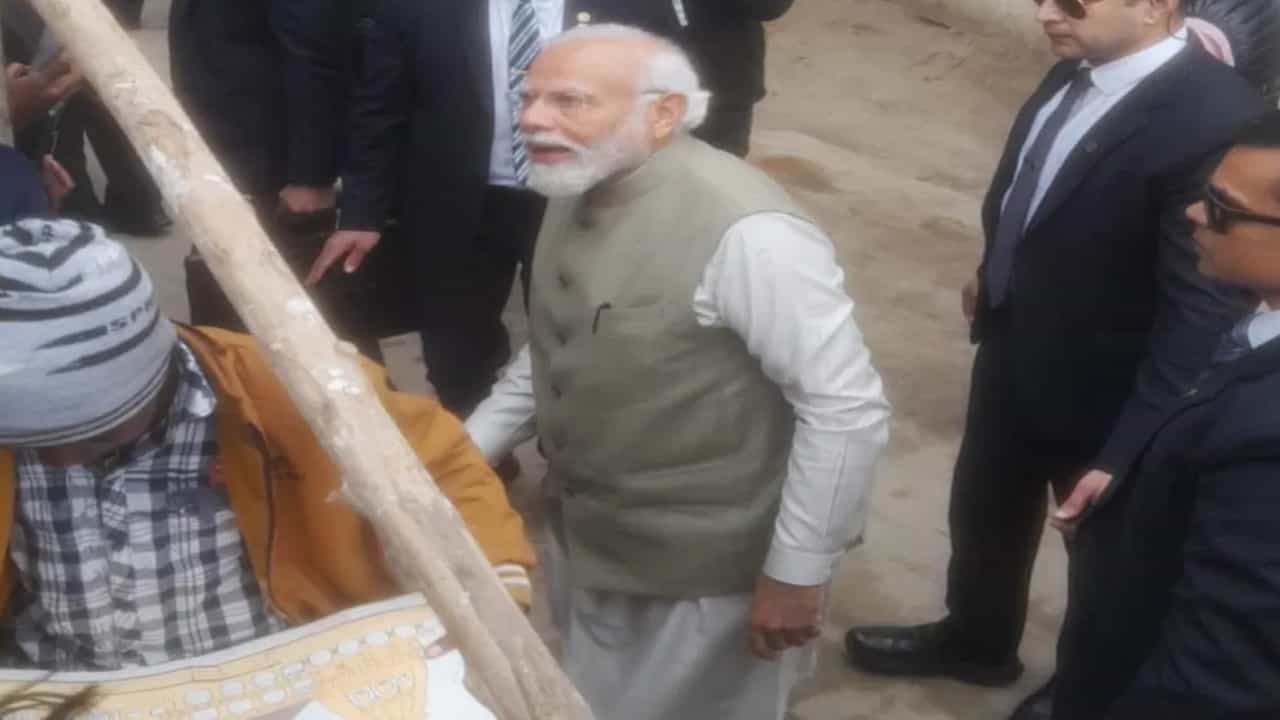 ಮಾಂಝಿ ಕುಟುಂಬ ಭೇಟಿ ಮಾಡಿದ ಮೋದಿ: ರಾಮಾಯಣಕ್ಕೂ ಈ ಕುಟುಂಬಕ್ಕೂ ಏನು ನಂಟು? ಮಾಂಝಿ ಕುಟುಂಬ ಭೇಟಿ ಮಾಡಿದ ಮೋದಿ: ರಾಮಾಯಣಕ್ಕೂ ಈ ಕುಟುಂಬಕ್ಕೂ ಏನು ನಂಟು?