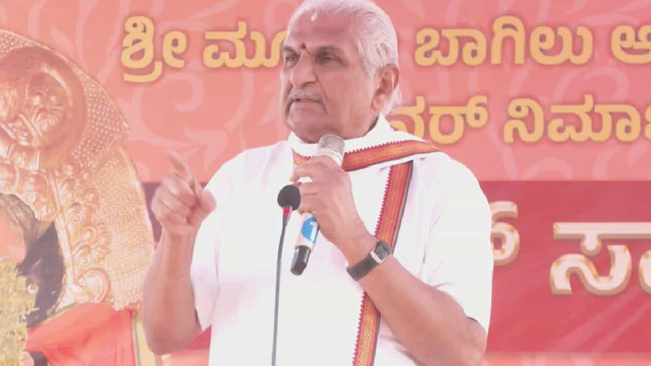 ಮುಸ್ಲಿಂ ಮಹಿಳೆಯರ ವಿರುದ್ಧ ಅಕ್ಷೇಪಾರ್ಹ ಹೇಳಿಕೆ: ಕಲ್ಲಡ್ಕ ಪ್ರಭಾಕರ್ ಭಟ್ ವಿರುದ್ಧ ಎಫ್​ಐಆರ್