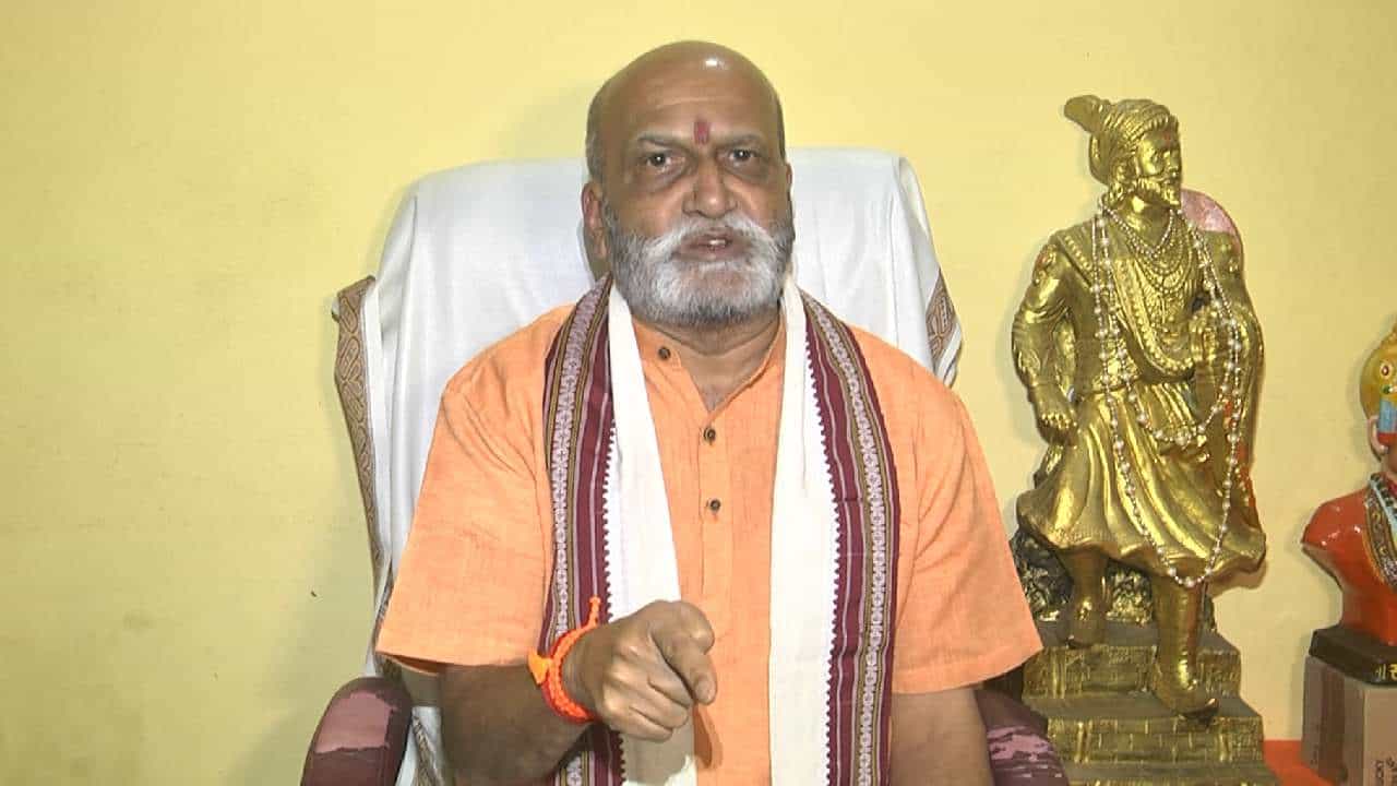 ಮುಸ್ಲಿಮರು ಮಥುರಾ, ಕಾಶಿ ಬಿಟ್ಟುಕೊಡದಿದ್ದರೆ ಕರಸೇವೆ ಮೂಲಕ ಪಡೆದುಕೊಳ್ಳುತ್ತೇವೆ: ಪ್ರಮೋದ್ ಮುತಾಲಿಕ್ ಮುಸ್ಲಿಮರು ಮಥುರಾ, ಕಾಶಿ ಬಿಟ್ಟುಕೊಡದಿದ್ದರೆ ಕರಸೇವೆ ಮೂಲಕ ಪಡೆದುಕೊಳ್ಳುತ್ತೇವೆ: ಪ್ರಮೋದ್ ಮುತಾಲಿಕ್